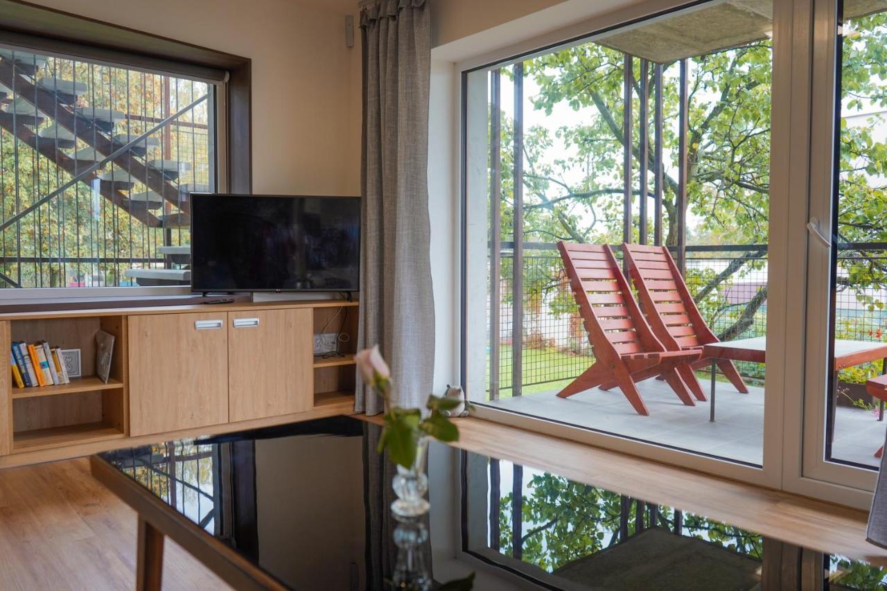 Apartment Vekose - S Terasou A Zahradou Hradec Kralove